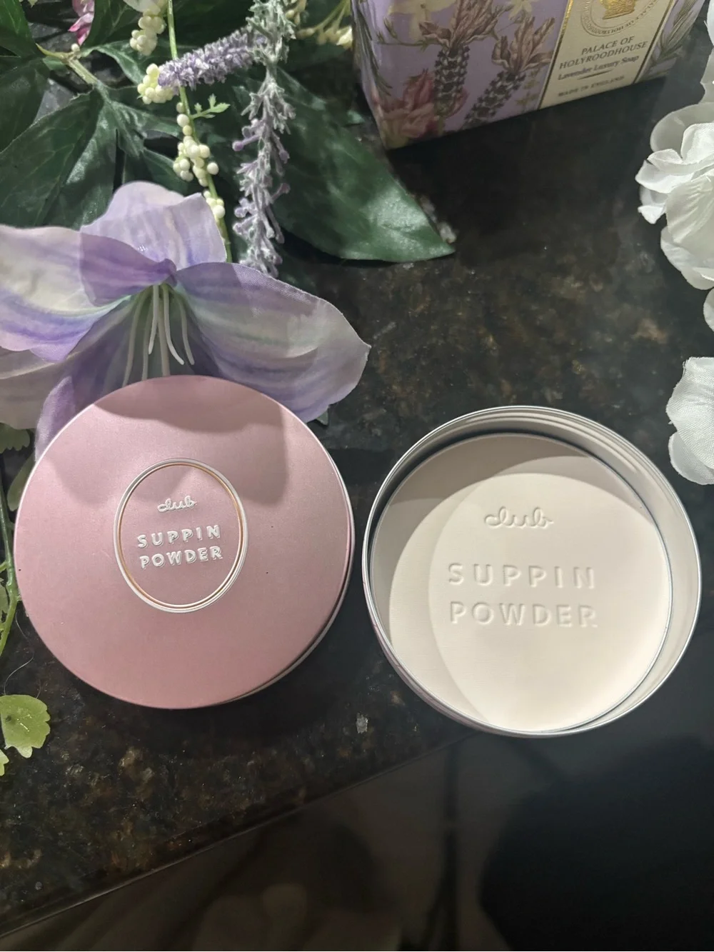 NWOT Club Cosmetics Suppin Powder Lightweight Finishing Powder - Pink